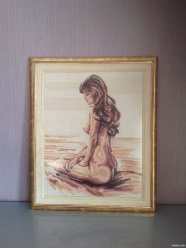 Картина:"Девушка на песке"