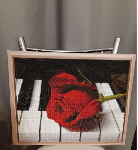 Продам картину из алмазной мозаики "Роза на пианино"