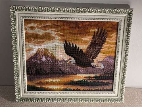 Картина вышитая бисером «Парящий орел»