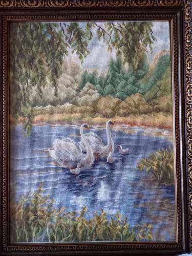Продаю Картину "Лебеди"