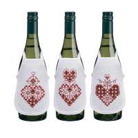Набор для вышивания фартучков на бутылку  в технике харгандер PERMIN арт. permin.78-0633 "Красные сердечки"