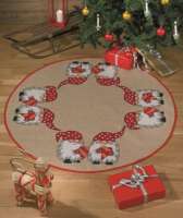 Набор для вышивания коврика под ёлку PERMIN арт 45-5577 "Рождественские гномы"